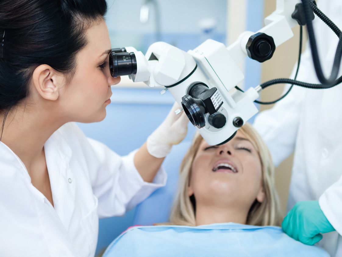 Tẩy trắng răng bằng Laser Whitening